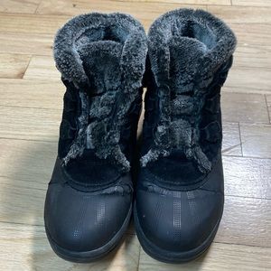 Baretraps Augustina Suede Water Resistant  Booties 8M